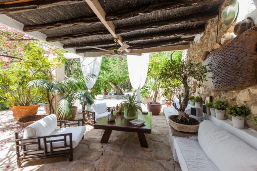 Servicios cerca del hotel · Servicios del Hotel Rural Ca's Pla Ibiza